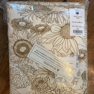 Kate Quinn Sunflower Quilt